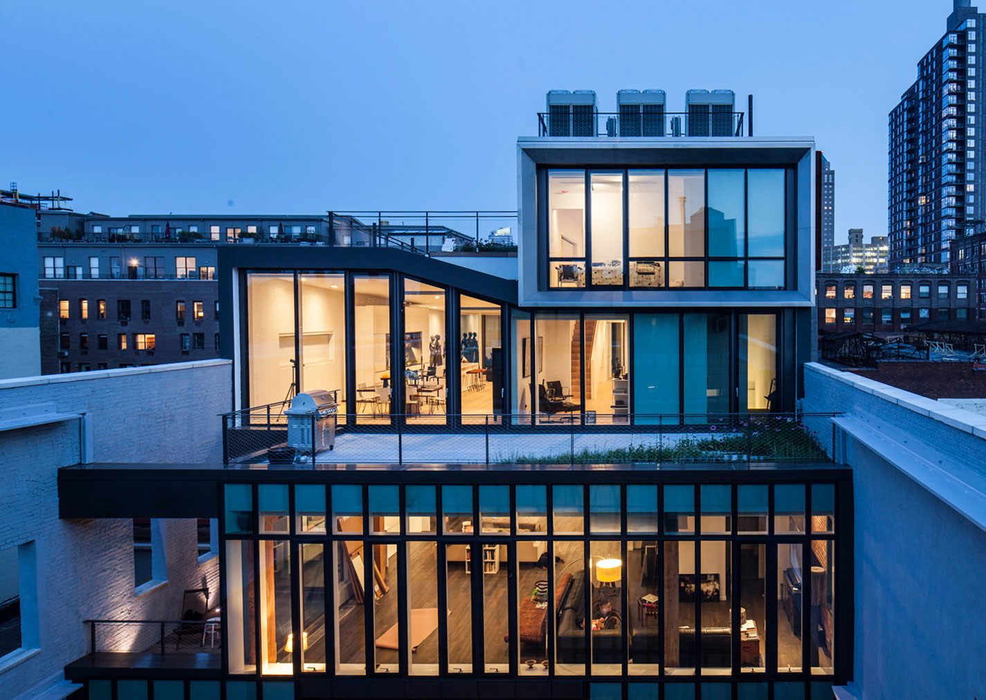 185 Penthouse Courtyard Exterior